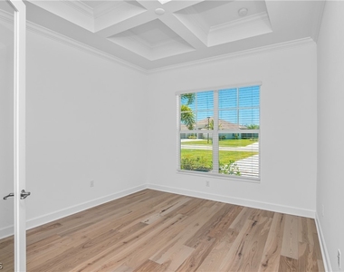 18837 Wildblue Boulevard - Photo Thumbnail 16