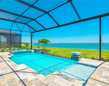 18837 Wildblue Boulevard - Photo Thumbnail 31