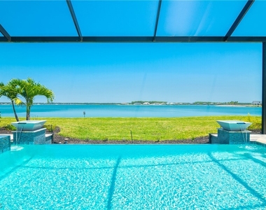 18837 Wildblue Boulevard - Photo Thumbnail 35