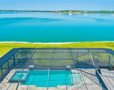 18837 Wildblue Boulevard - Photo Thumbnail 3