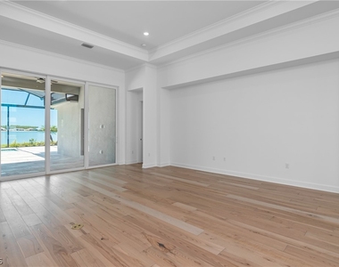 18837 Wildblue Boulevard - Photo Thumbnail 7