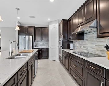 11279 Thurston Chase - Photo Thumbnail 13