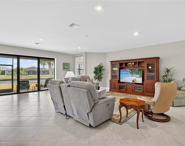 11279 Thurston Chase - Photo Thumbnail 5