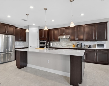 11279 Thurston Chase - Photo Thumbnail 9