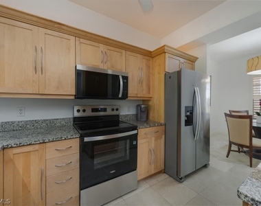 410 Bayfront Place - Photo Thumbnail 3