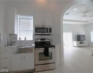 11002 Vanderbilt Drive - Photo Thumbnail 21