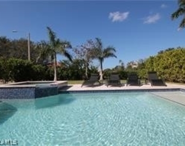 11002 Vanderbilt Drive - Photo Thumbnail 5