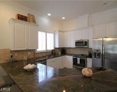 11002 Vanderbilt Drive - Photo Thumbnail 10