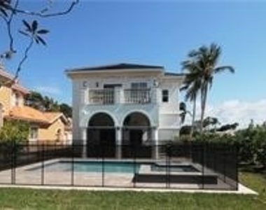 11002 Vanderbilt Drive - Photo Thumbnail 4