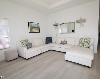 11002 Vanderbilt Drive - Photo Thumbnail 41