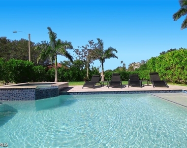 11002 Vanderbilt Drive - Photo Thumbnail 9