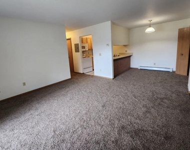 125 W Harrington Road - Photo Thumbnail 4