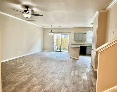 13107 Lawsons Creek Lane - Photo Thumbnail 2