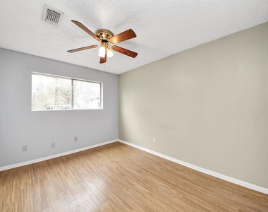1006 Perry Street - Photo Thumbnail 34
