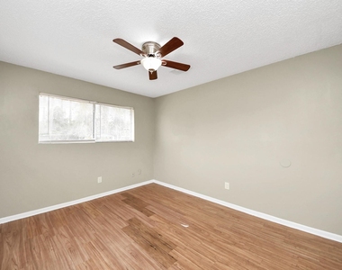 1006 Perry Street - Photo Thumbnail 31