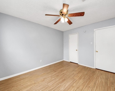 1006 Perry Street - Photo Thumbnail 35