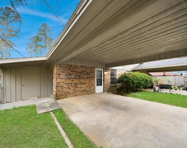 1006 Perry Street - Photo Thumbnail 6