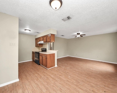1006 Perry Street - Photo Thumbnail 17