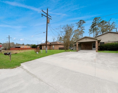 1006 Perry Street - Photo Thumbnail 5