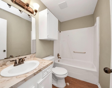 1006 Perry Street - Photo Thumbnail 28