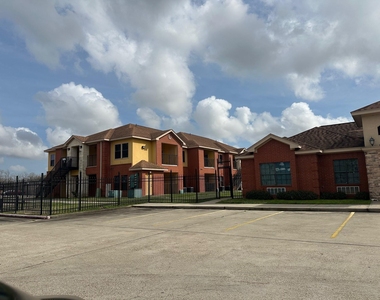 107 Oak Park Drive - Photo Thumbnail 1