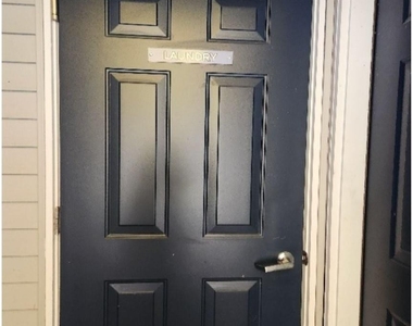 907 S State Street - Photo Thumbnail 8