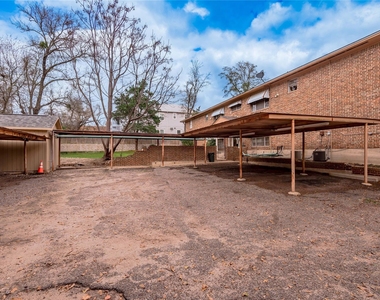 818 University Avenue - Photo Thumbnail 17