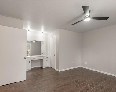818 University Avenue - Photo Thumbnail 11