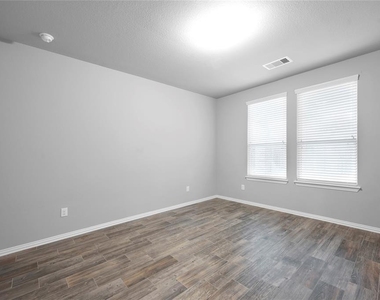 3137 Dunsmore Manor Court - Photo Thumbnail 23