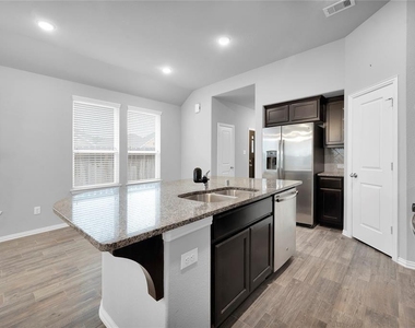 3137 Dunsmore Manor Court - Photo Thumbnail 10