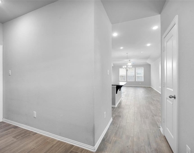 3137 Dunsmore Manor Court - Photo Thumbnail 8