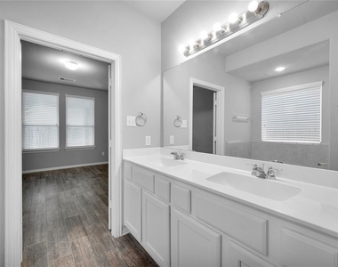 3137 Dunsmore Manor Court - Photo Thumbnail 28