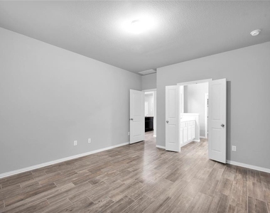 3137 Dunsmore Manor Court - Photo Thumbnail 24