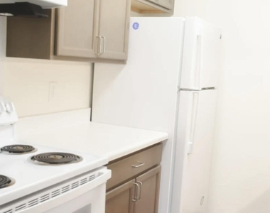 654 S Westwood Avenue - Photo Thumbnail 13