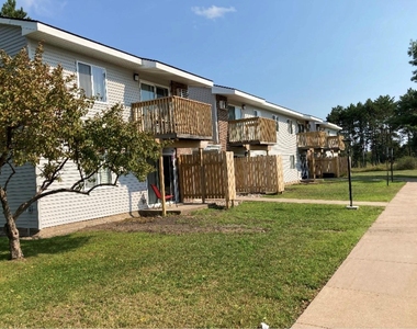 654 S Westwood Avenue - Photo Thumbnail 4