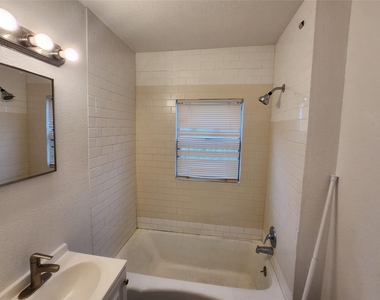 3206 Anita Street - Photo Thumbnail 11