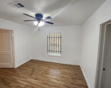 3206 Anita Street - Photo Thumbnail 9