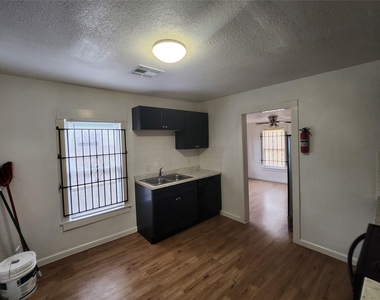 3206 Anita Street - Photo Thumbnail 1
