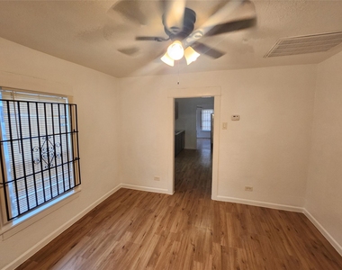 3206 Anita Street - Photo Thumbnail 18