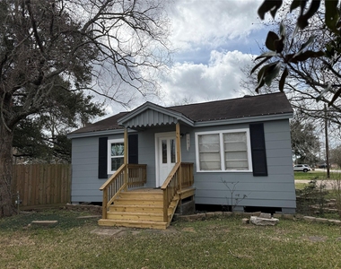 4114 Victoria Avenue - Photo Thumbnail 1