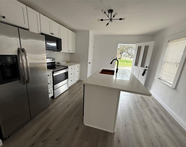 4114 Victoria Avenue - Photo Thumbnail 17