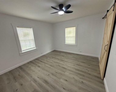 4114 Victoria Avenue - Photo Thumbnail 15
