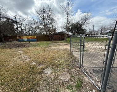 4114 Victoria Avenue - Photo Thumbnail 7