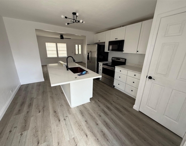 4114 Victoria Avenue - Photo Thumbnail 9