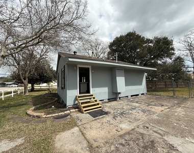 4114 Victoria Avenue - Photo Thumbnail 8