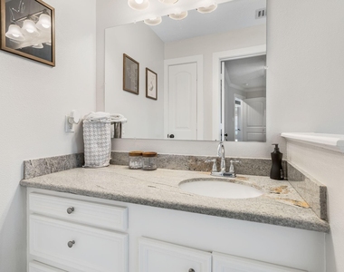 3203 Poe Drive - Photo Thumbnail 24