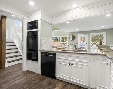 3203 Poe Drive - Photo Thumbnail 8
