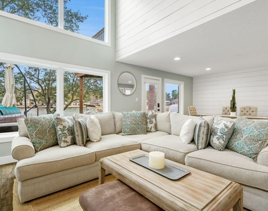 3203 Poe Drive - Photo Thumbnail 6