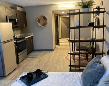 4205 Hatch Boulevard - Photo Thumbnail 6