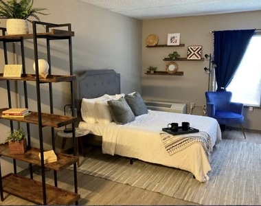 4205 Hatch Boulevard - Photo Thumbnail 8